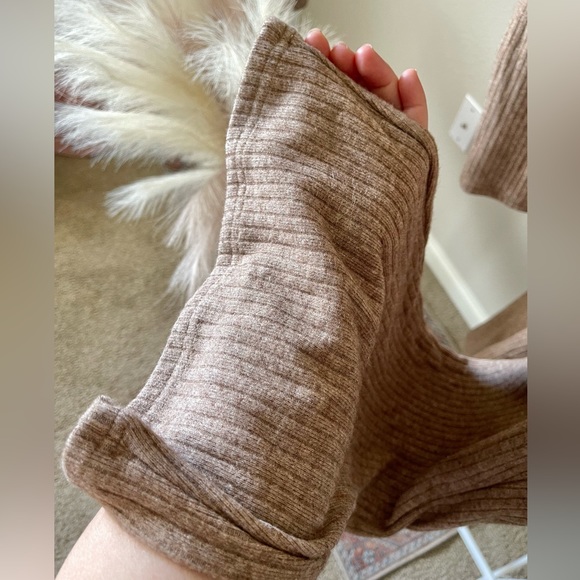 Brand New 2 Pc Mocha Ribbed Lounge Set - Picture 8 of 11